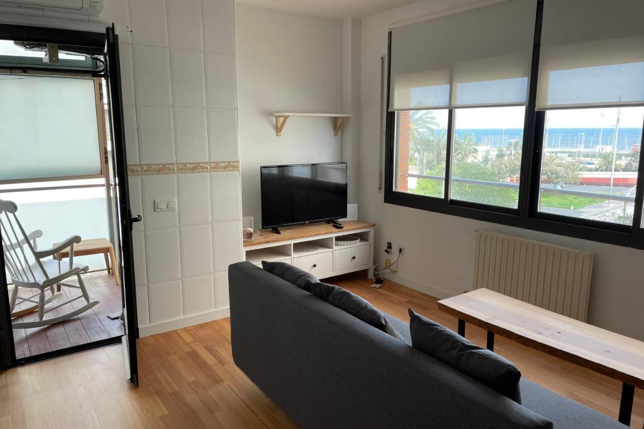 With Sea Views Next To The Of Mar Bella Appartement